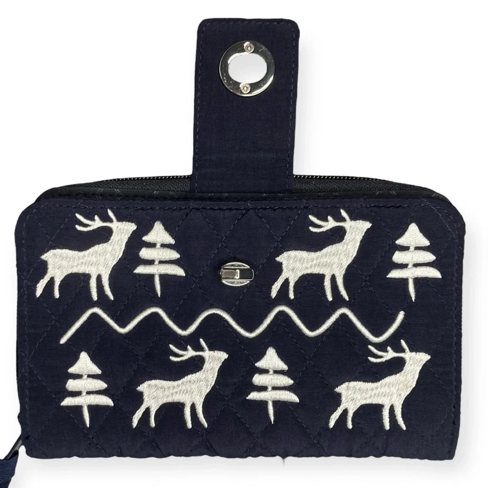 ⌛️SOLD⌛️ Vera Bradley RFID Turnlock Wallet Merry Mischief Snow Day Quilt Cotton - Picture 5 of 16